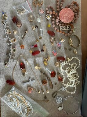 Assorted Women’s Jewelry Set in Coral/Beige and Gold Tones